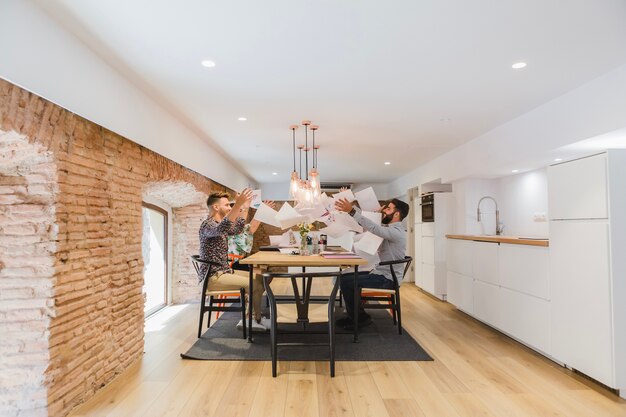 Jak wybrać idealny plafon LED do nowoczesnego wnętrza?