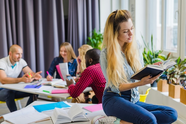 Jak wybrać odpowiedni system wentylacji do domu: Praktyczne wskazówki dla właścicieli mieszkań i domów